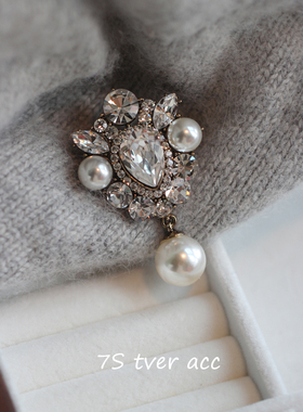 tver Acc韩国东大门小香风复古镶钻胸针华丽别针新款