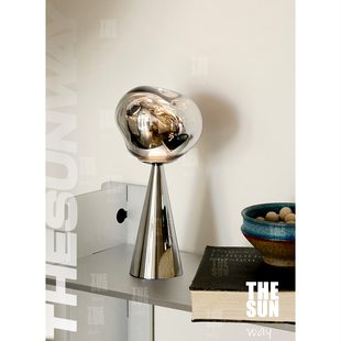 英国熔岩台灯床头卧室别墅创意书桌吧台餐厅桌面后现代进口设计师