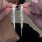 气质轻奢一款 2025新款 潮坠入星河超闪锆石流苏耳环夸张长款 两戴女