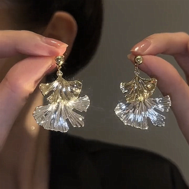 金银撞色银杏叶设计款耳环女小众设计高级感轻奢耳饰独特耳环新款
