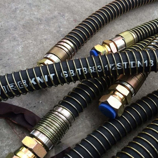 挖掘机破碎锤连接管四层钢丝高压防爆管6875 135 140炮锤高压油管