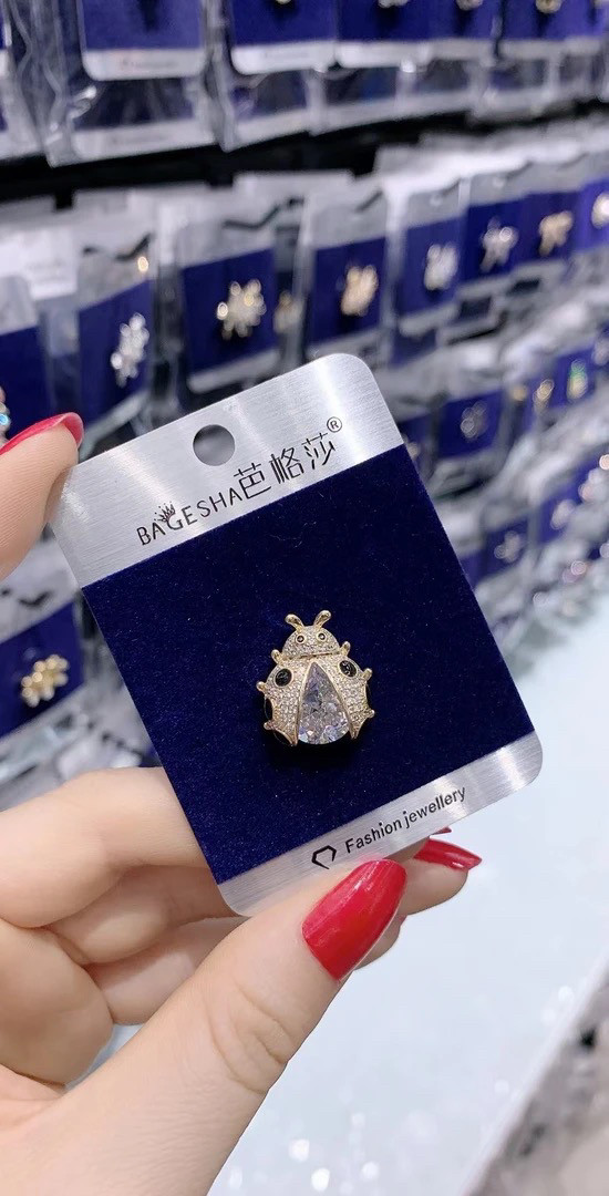 雅秀感瓢虫锆石轻奢小领针小香风设计感小众胸针防走光领口胸花女,饰品/流行首饰/时尚饰品新,胸针,淘宝优惠券,粉丝福利购,淘宝优惠卷