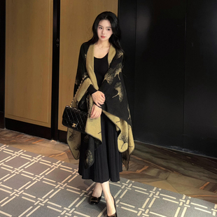 黑色正反两穿高级感针织斗篷披肩女外搭配裙子2025新款围巾冬外套