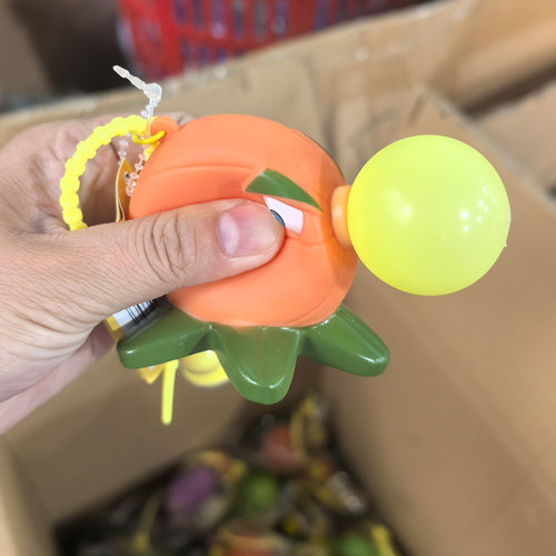新款正版植物大战僵尸整蛊玩具解压捏捏球卡通挂件吹泡泡爆眼僵尸