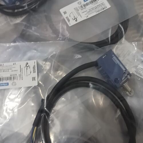 议价，施耐德行程开关ZCMD21 XCMD2102L1 XCMN2，维修