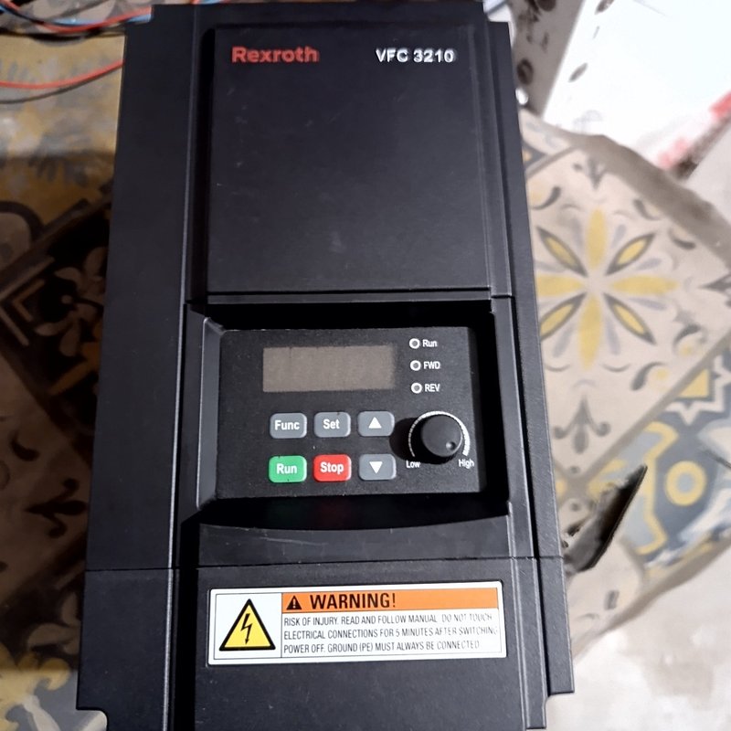 议价力士乐变频器4KW,380V二手拆机一台,实物如图。VFC3维修
