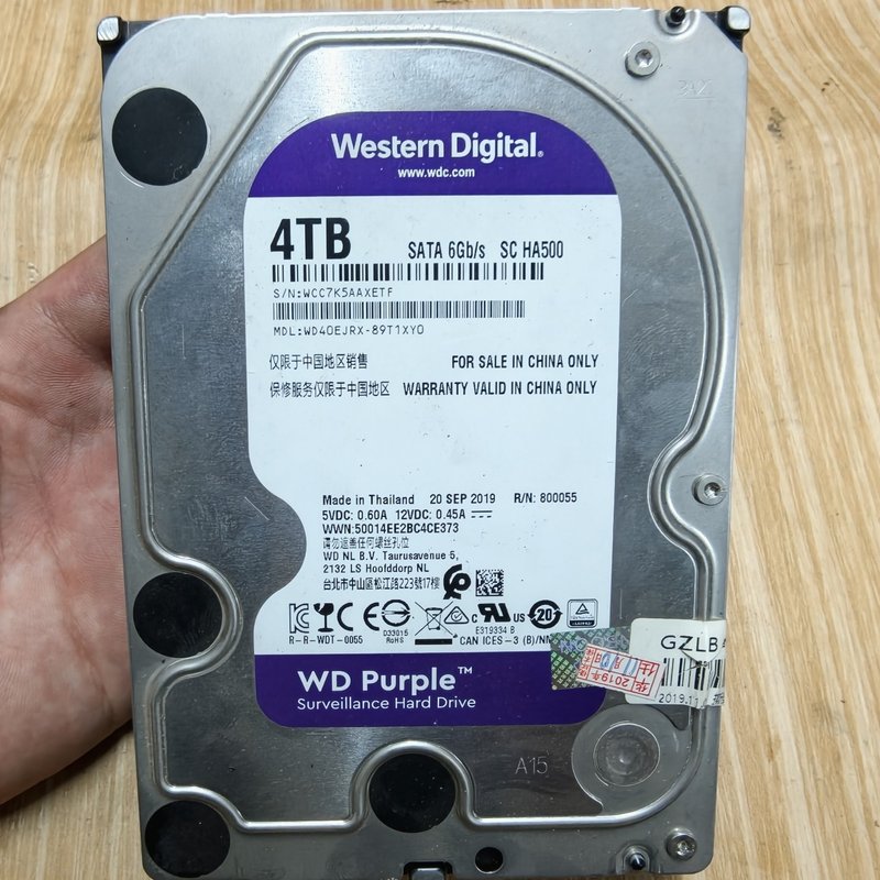 议价数据紫盘4TB机械硬盘,型号WD40PURX,3.5寸S维修