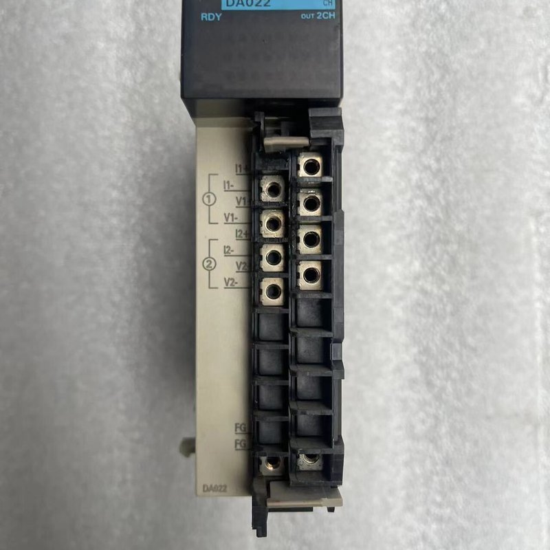 欧姆龙plc模块 cqm1-da022