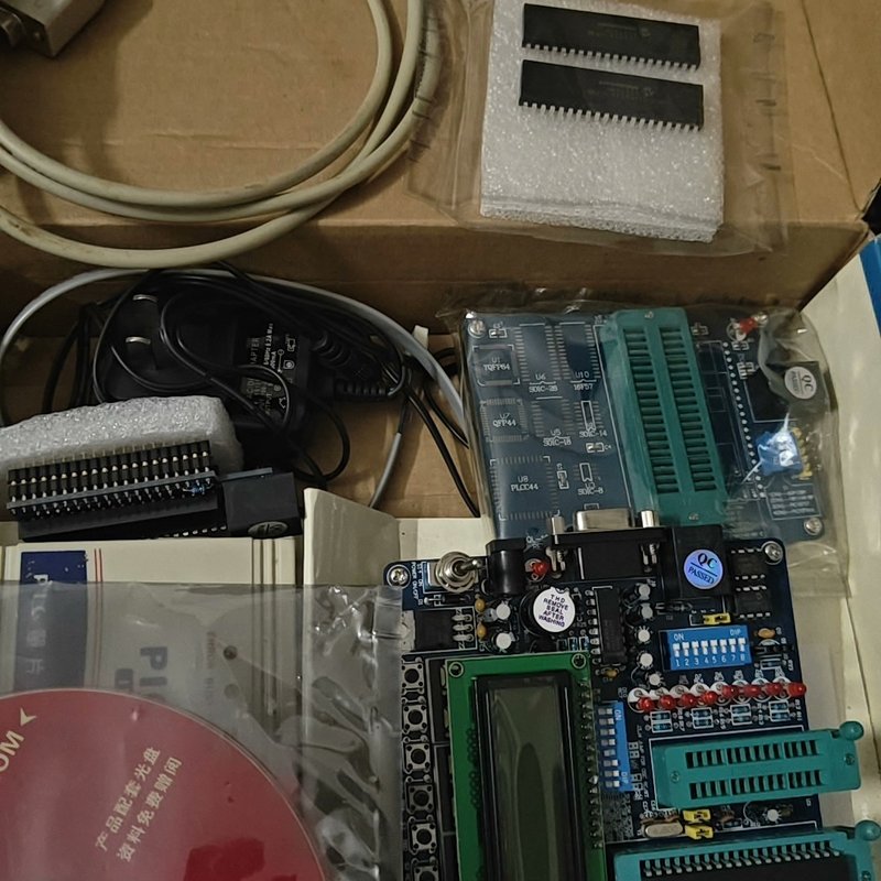 议价全新的PIC16 MCU系列单片机开发学习量产工具。系统功能维修