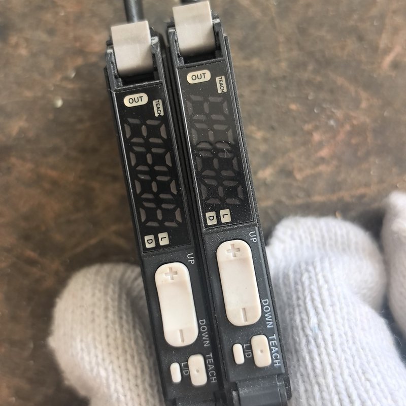 议价OMRON欧姆龙E3X-ZD11光纤放大器维修