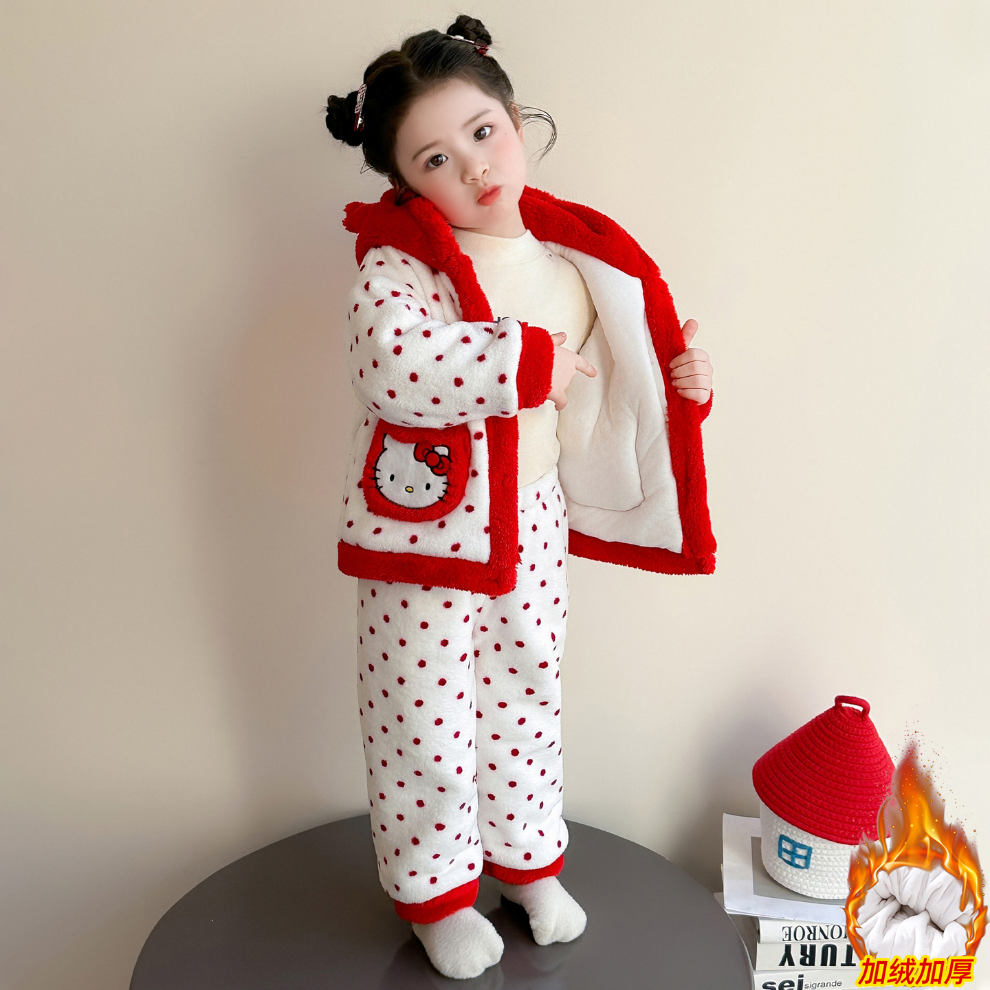 女童睡衣套装冬季新款女宝宝红色圆点连帽法兰绒家居服加绒加厚款