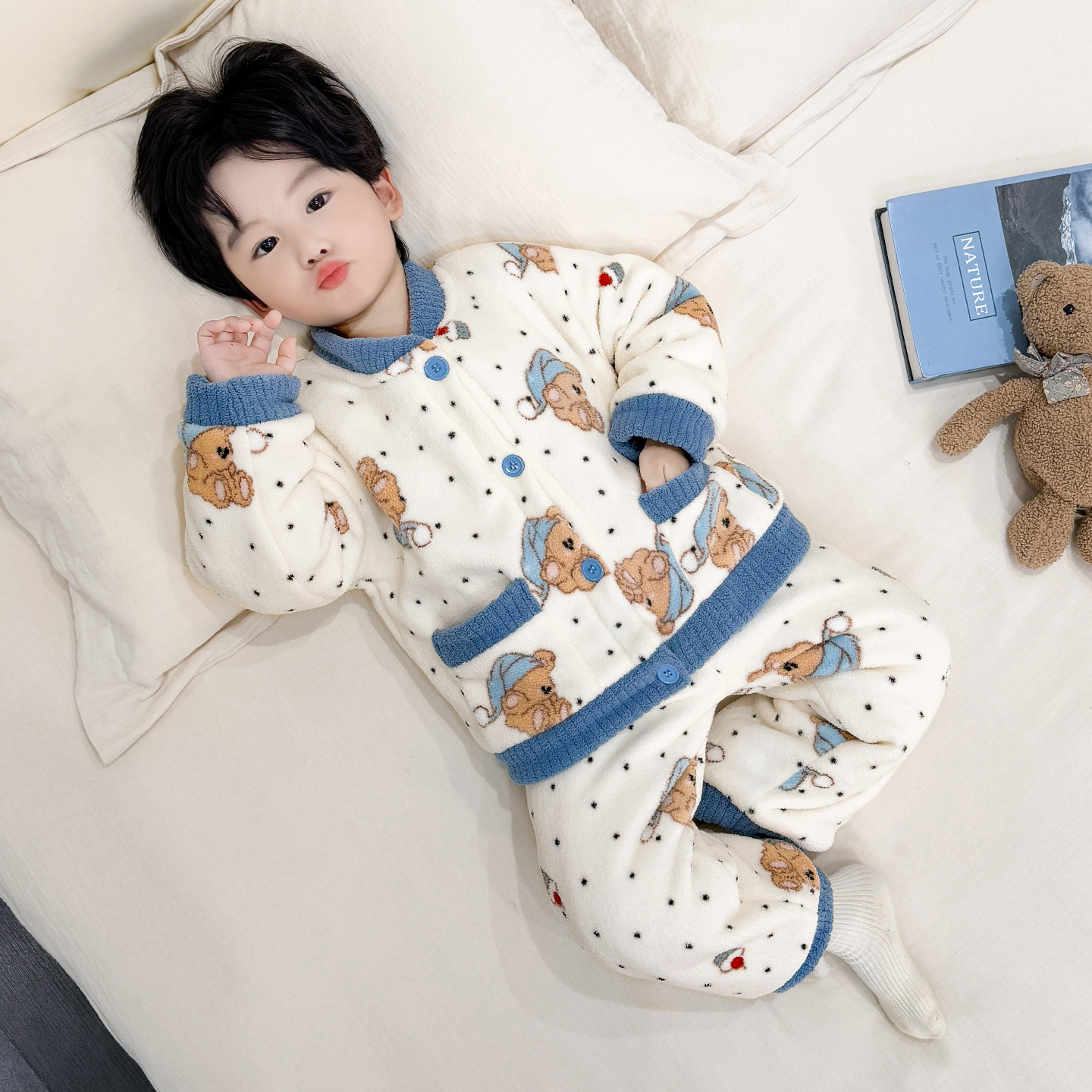 男童珊瑚绒睡衣冬季新款小男孩双层加厚小熊套装儿童法兰绒家居服