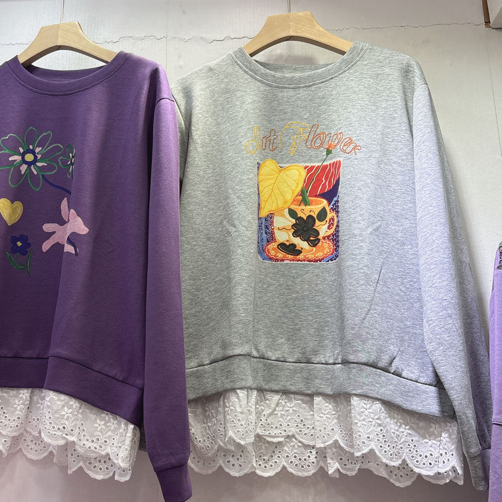 卡通风印花套头假两件卫衣女圆领长袖蕾丝下摆宽松百搭减龄上衣