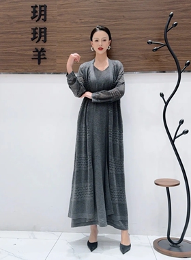 A445灰色镂空轻奢设计师中长款提花轻奢针织气质两件套玥玥羊