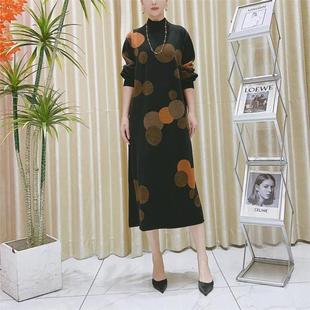 2026年秋冬季黑橙黄波点设计款气质秋冬轻奢针织连衣裙时尚