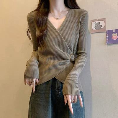 老钱风秋冬新款V领打底衫女设计感小众针织衫毛衣内搭法式上衣潮