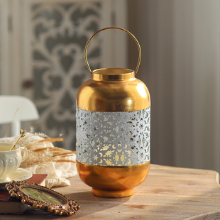 美式复古铁艺镂空烛台家居装饰摆件手提式氛围灯民宿婚纱摄影道具