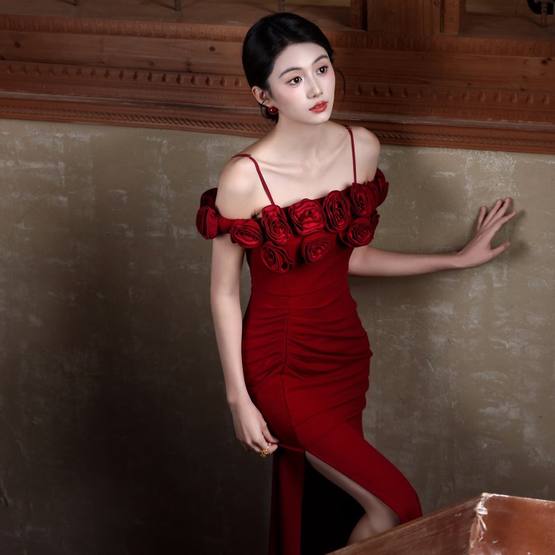 朱雀记红色晚礼服女2026新款性感一字肩鱼尾敬酒服新娘高级感订婚图片