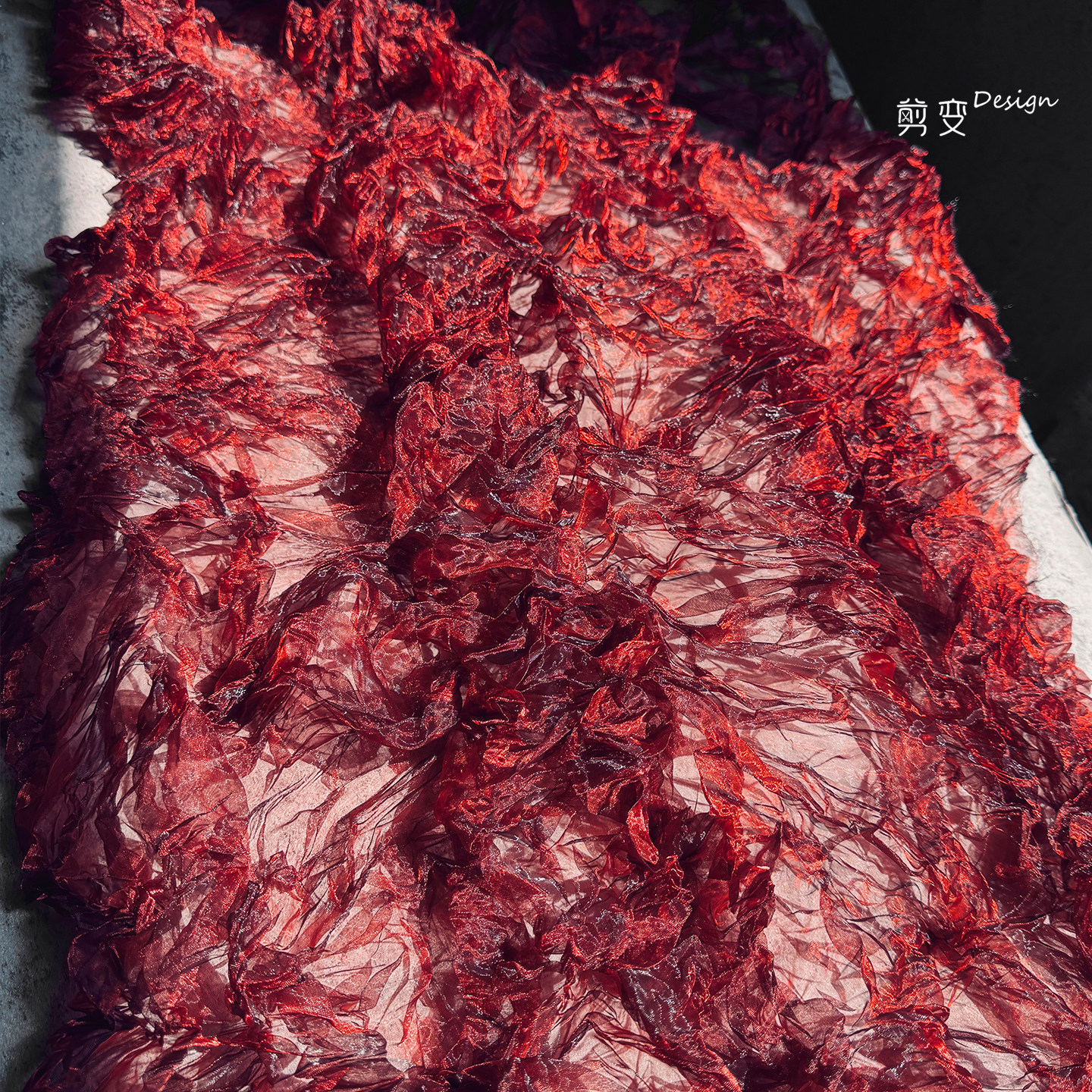 酒红水晶褶皱纱 创意混乱压褶水光网纱布装饰拍摄diy立体服装面料