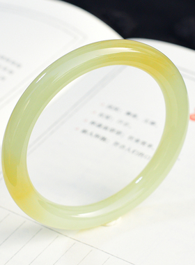 新疆天然和田玉若羌黄口柠檬糖黄圆条玉镯女款大圈口62mm小清新镯