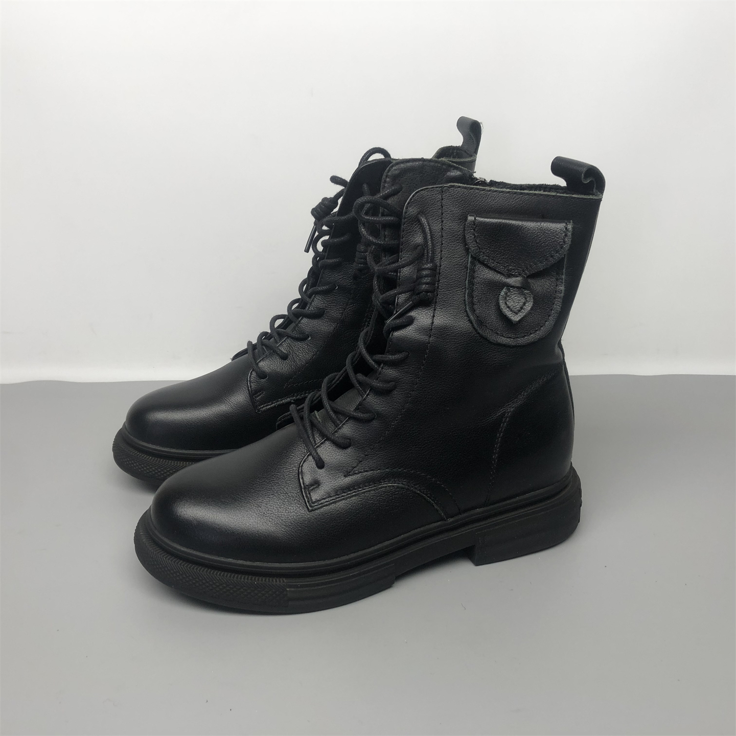 36码真皮加绒英伦女马丁靴