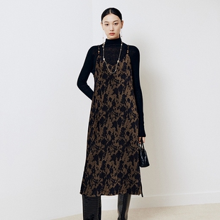 4222A firststation优雅V领肌理褶皱下摆开衩吊带连衣裙女25秋新款