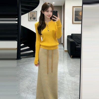 2026韩系巨好看黄色针织连衣裙女早春季独特漂亮亮色系条纹长裙子