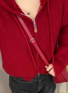 红色连帽毛衣外套女2024秋冬韩系宽松短款双拉链网红针织开衫上衣