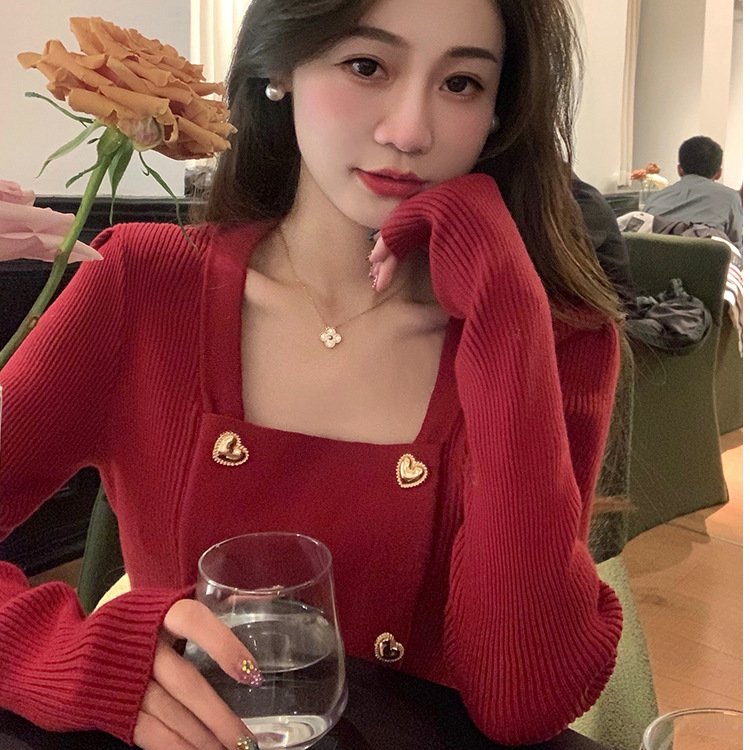 设计感小众红色打底毛衣内搭打底衫女早秋新款上衣方领针织衫女装