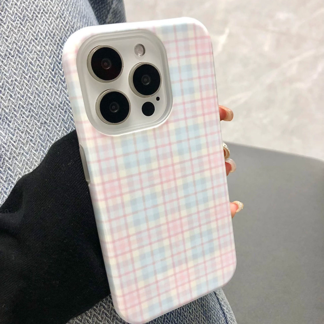 甜粉格子适用苹果16Promax手机壳