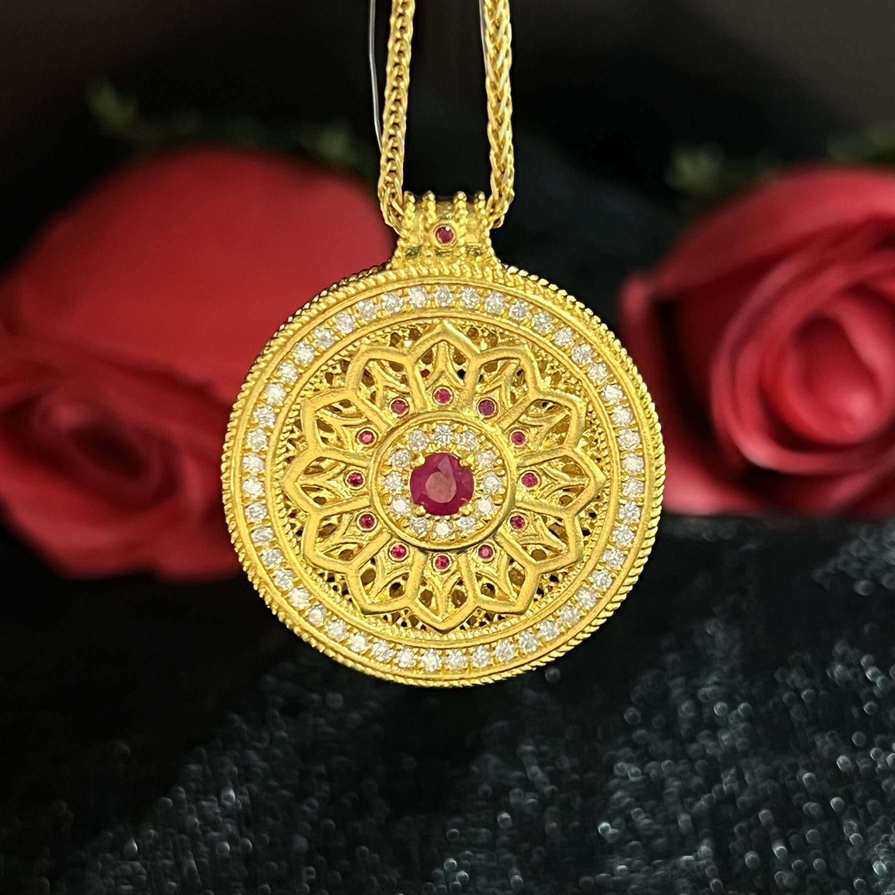 古法黄金点钻大号玫瑰花窗吊坠红宝石项链挂坠足金999镶嵌钻石