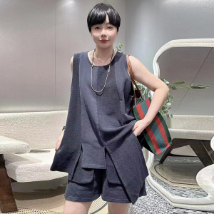 欧货时尚不规则拼接马甲女宽松叠穿复古早秋新款坎肩背心24736
