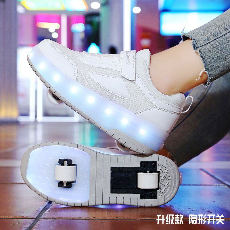 新款儿童发光暴走鞋双轮男童轮滑鞋女童充电轮子鞋学生白色轱辘鞋