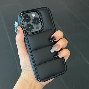 秋冬防摔新款 14por ins简约大方羽绒服适用苹果15promax手机壳16pro黑色iphone13小香风11软12p男女高级不撞款