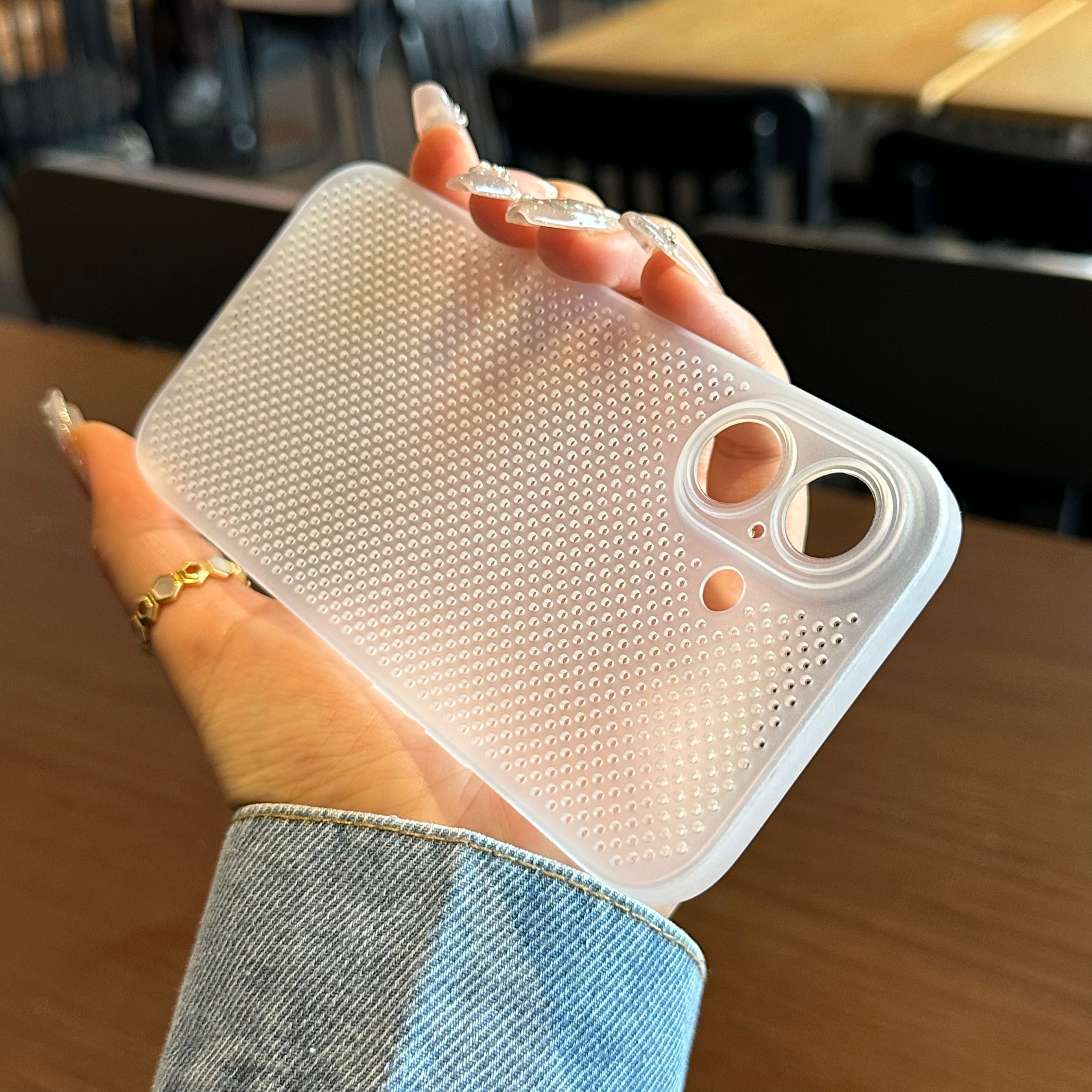 适用苹果16手机壳散热透气iPhone15超薄13ProMax磨砂14Pro潮XR新款12套7夏季X男11女8plus简约mini/se3/2/max