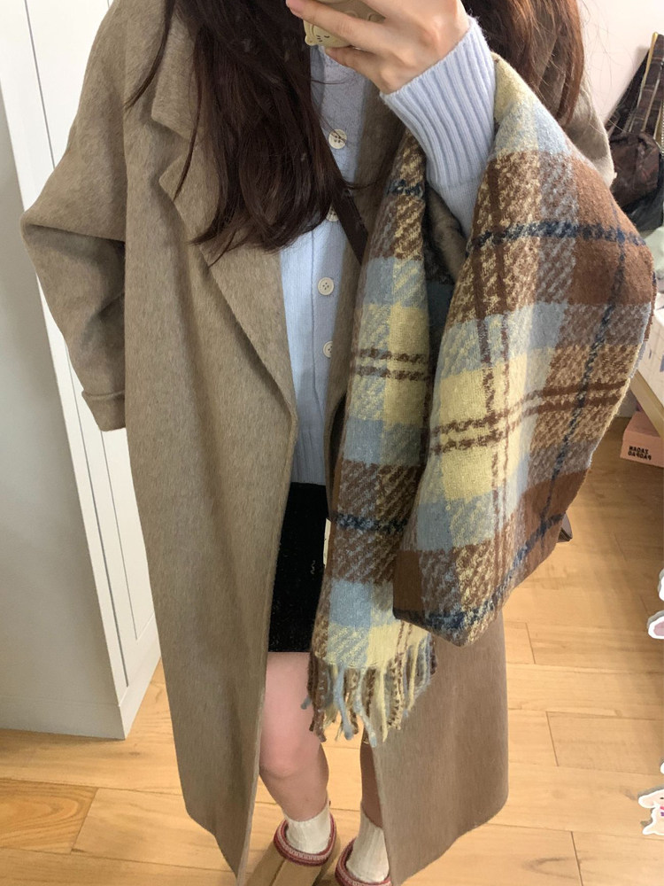 博主同款呢大衣搭配围巾