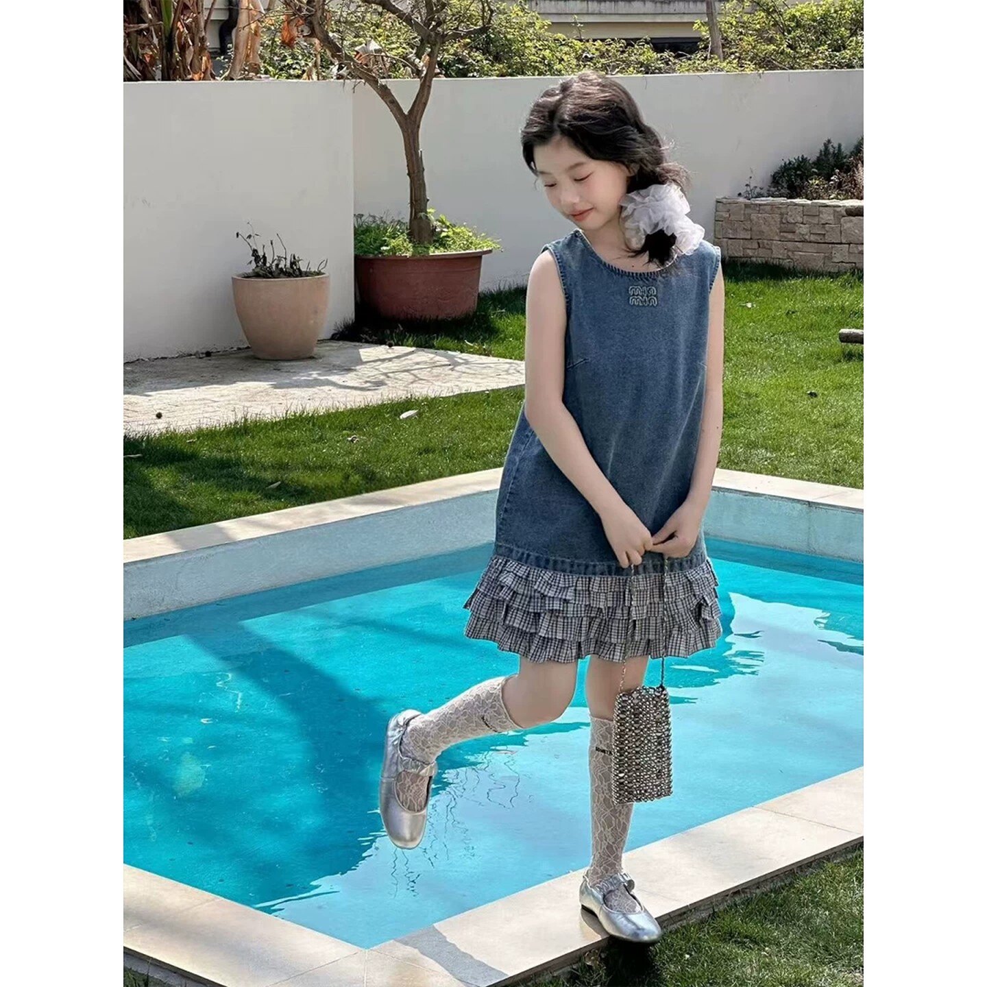 女童夏季牛仔背心裙2026新款儿童韩系拼接格子蛋糕裙摆无袖连衣裙