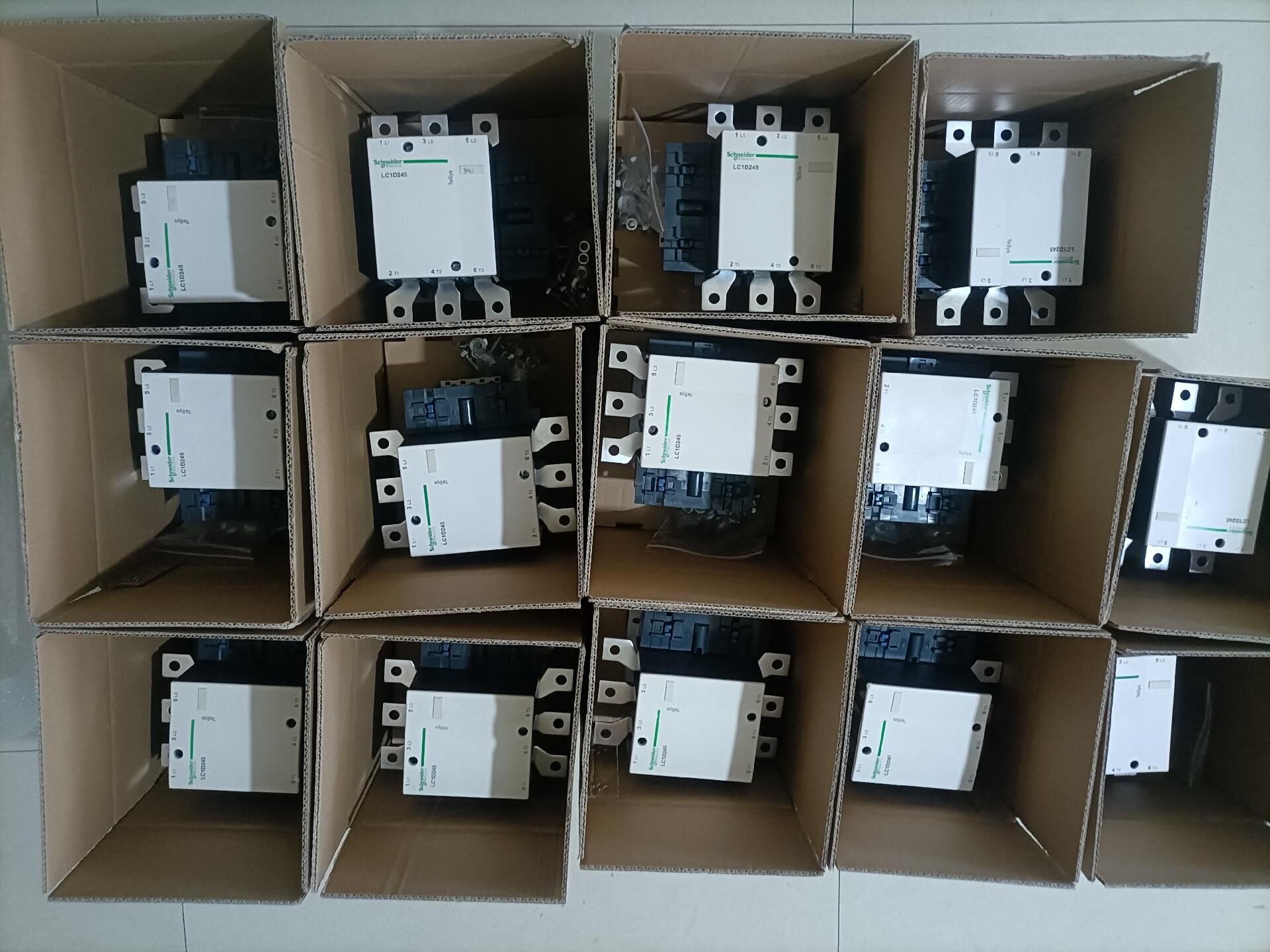 施耐德交流接触器LC1D245 线圈电压220/280V