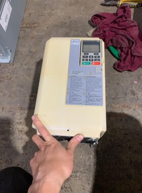 安川H1000变频器11KW，HB4A0031FAA，实物拍