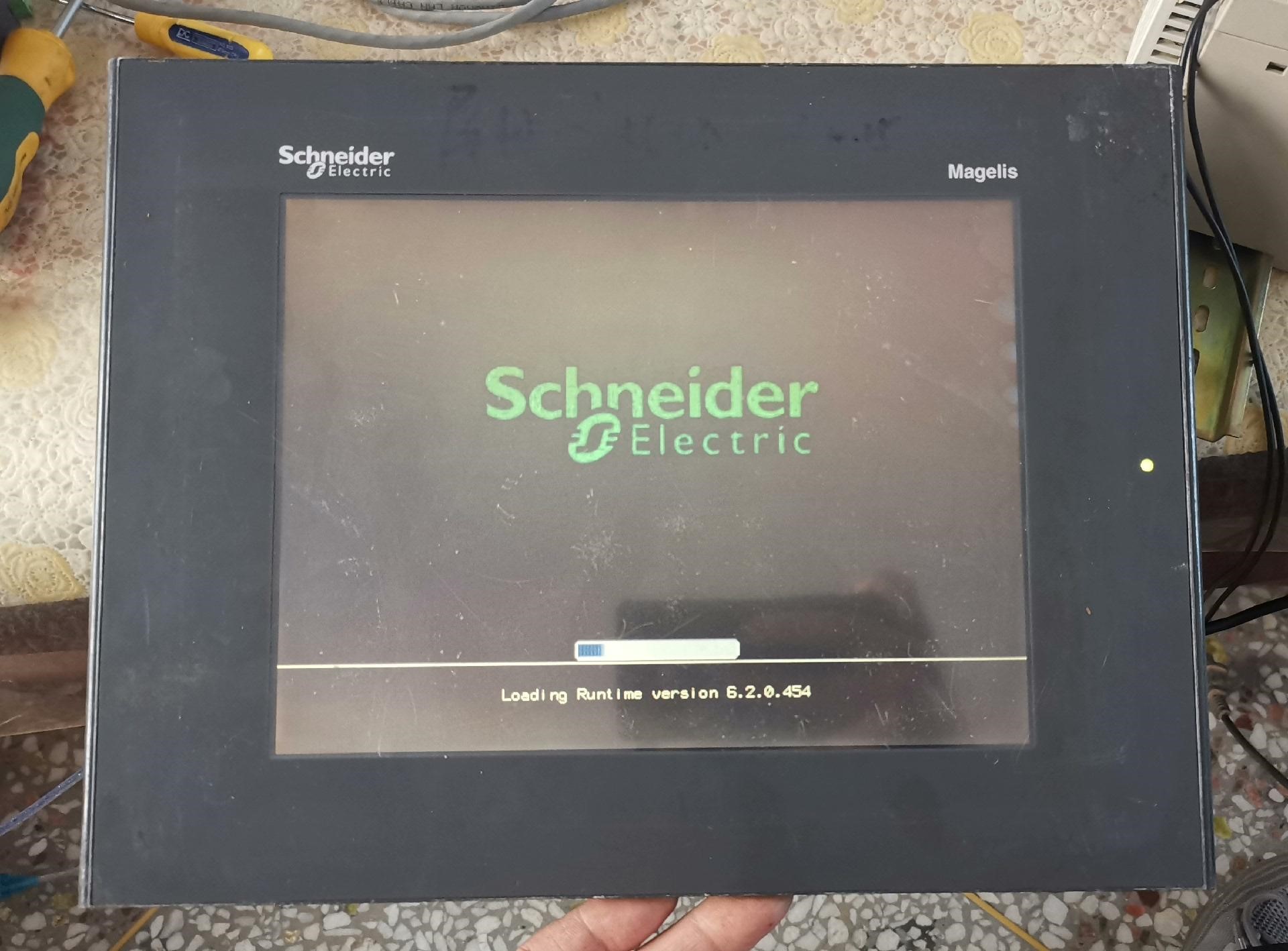 XBTGT5230施耐德触摸屏粉丝福利，特价出一台，功能已测