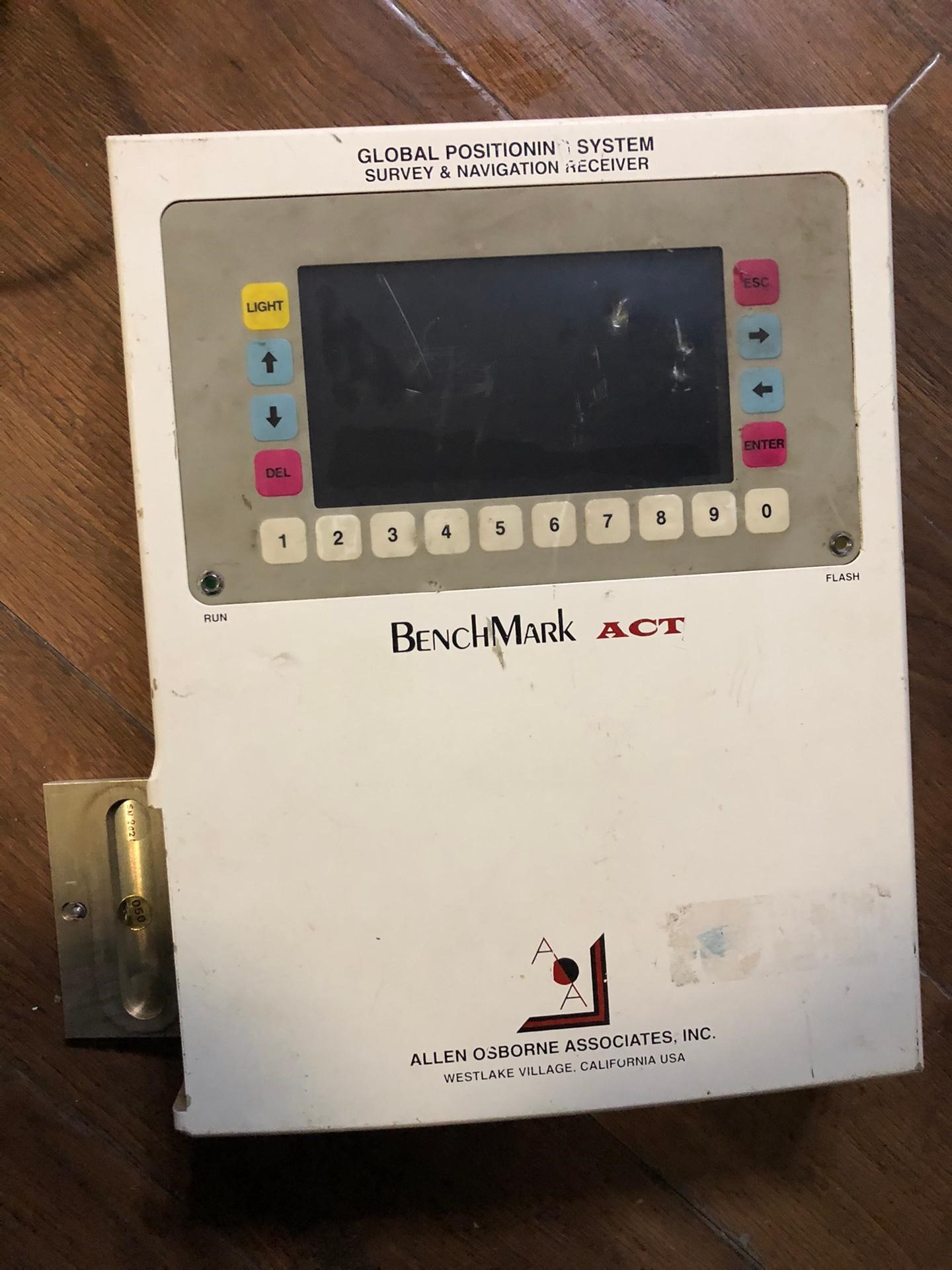 出二手BENCHMARK ACT全球定位系统 机器无充电器