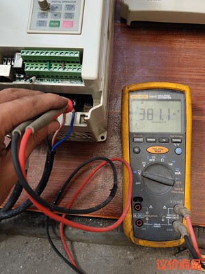 富凌变频器3.7kw，DZB300B003.7L4A，实物拍