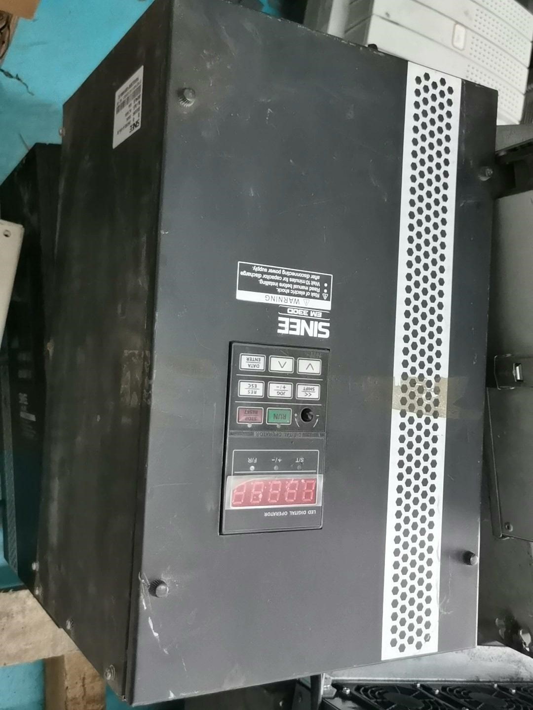 正弦变频器EM330D-SJ-030-3B 30KW实物图