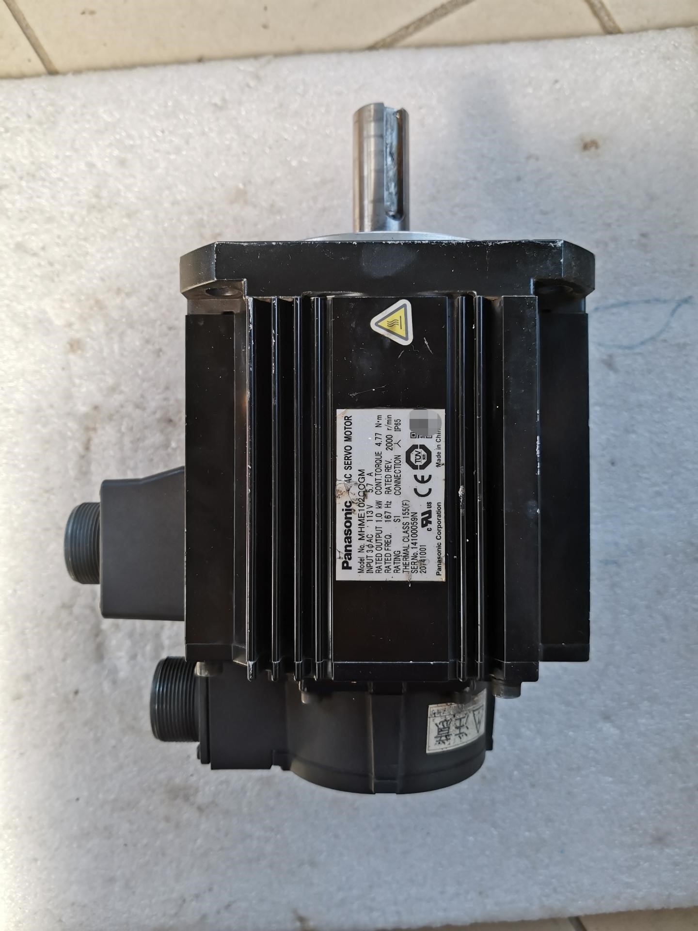 拆机松下伺服电机MHME102GCGM。成色还行。已测试，高