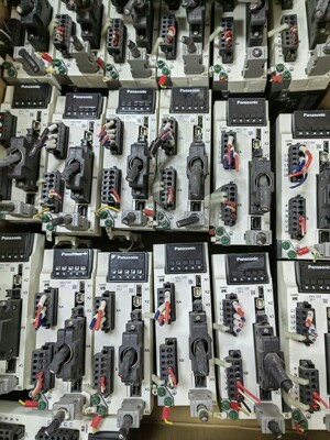 松下A6伺服400W驱动器MBDLT25SF 电机MHMF0