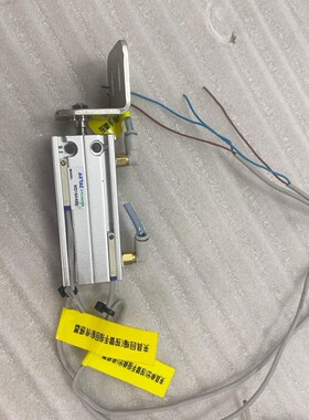 MD16X40S亚德客气缸MD16X40S有2个，MD16X
