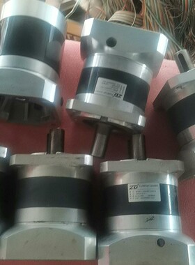 行星减速机120ZDF8-1000T4，1.5KW伺服电机拆