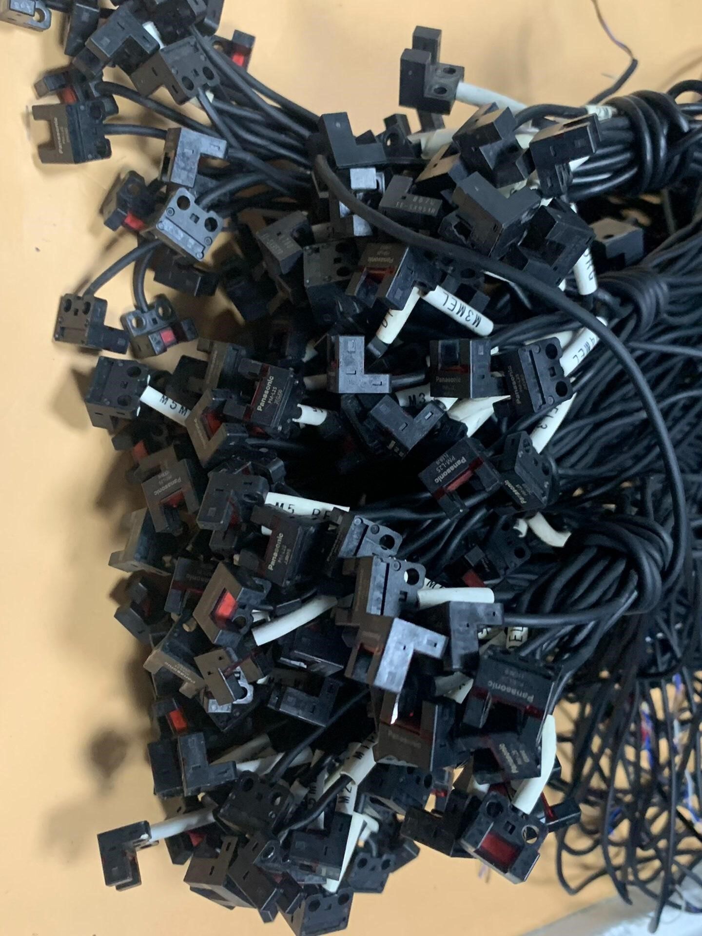 原装正品松下U型光电传感器PM-L25，PM-L25R