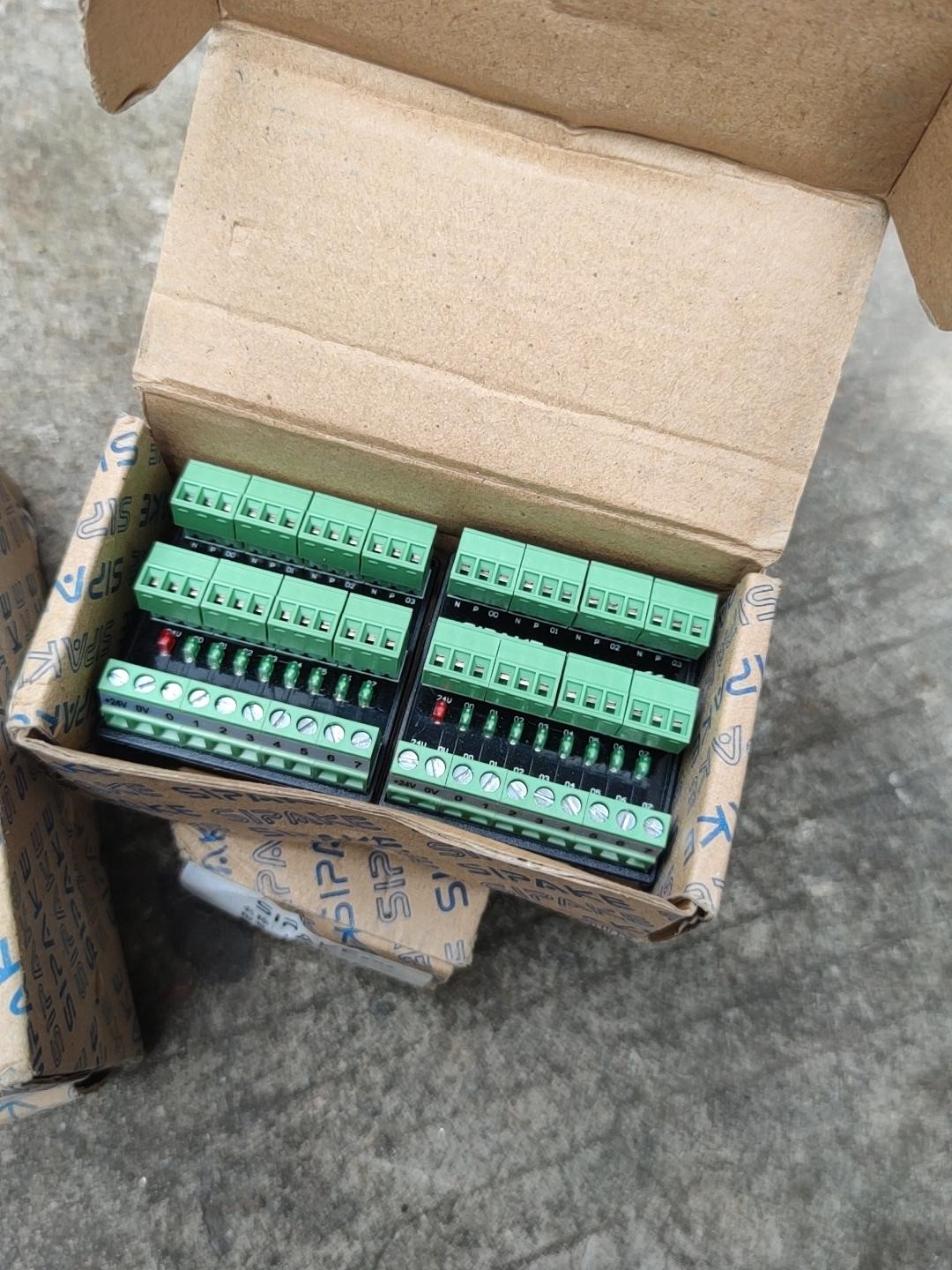 斯帕克8路输入端子台ST081N
