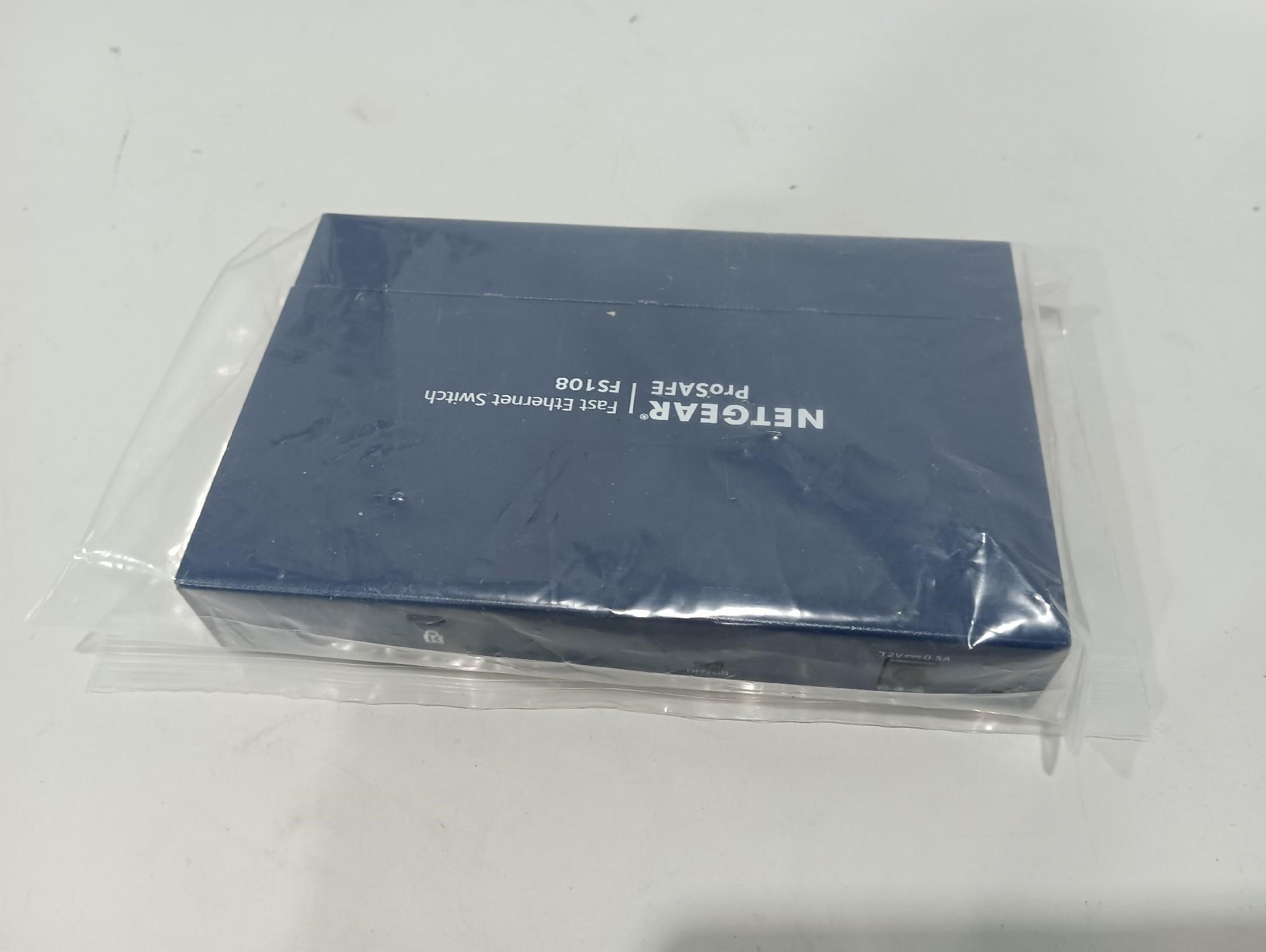 交换机网件NETGEAR FS108P供电8口交换机美国网件